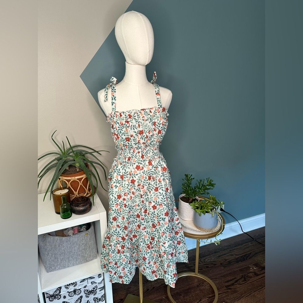 Draper James Taylor Smocked Waist Dress XS NWT Strawberry Floral Cotton - Picture 2 of 11